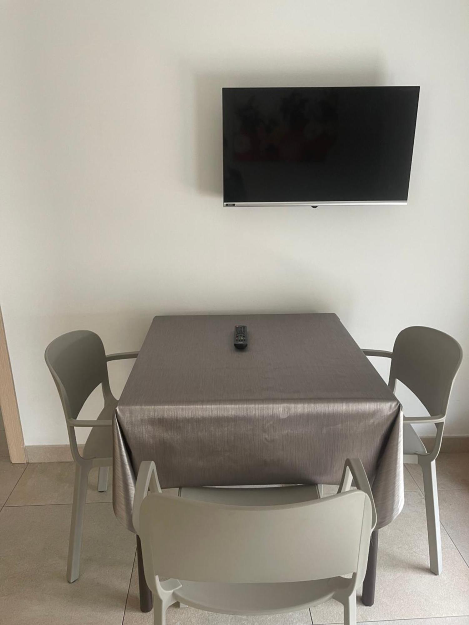 One-Bedroom Apartment Terrace,1594689552:JPEG